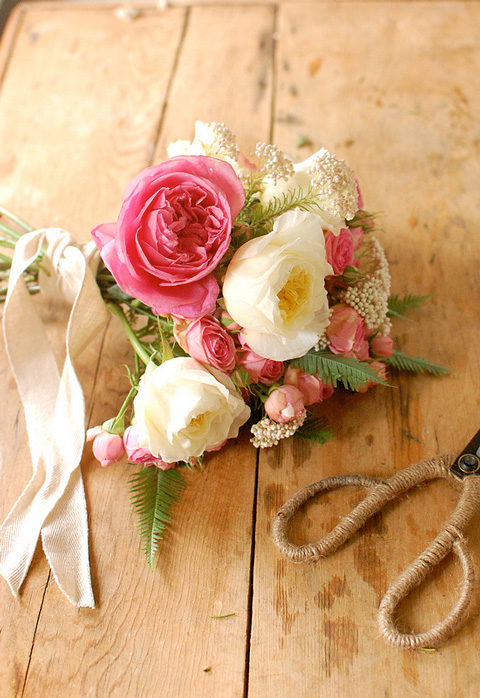 Pink-rose-bouquet-frolic